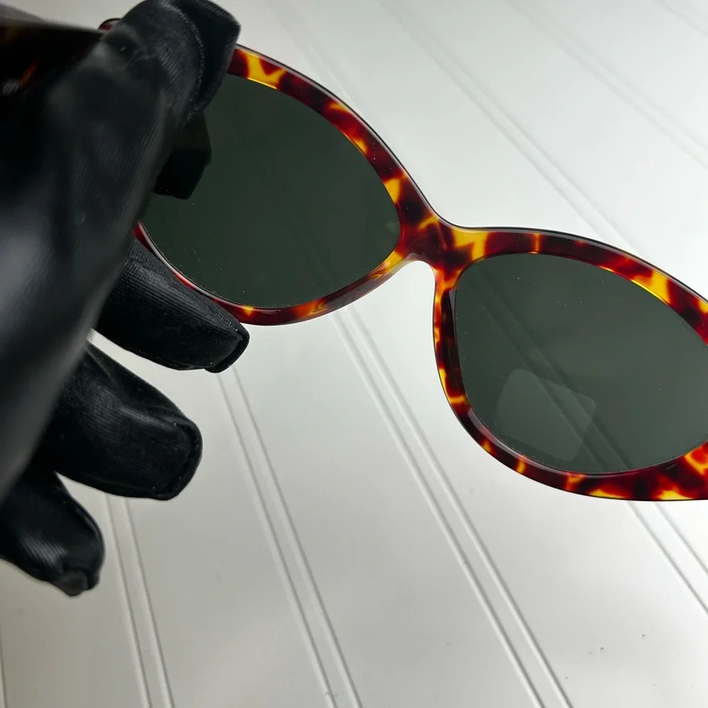 Gucci Womenโs Leopard Tortoise Double G Wrap Sunglasses - Picture 8 of 15